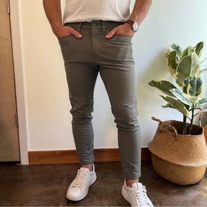 Lululemon Men’s ABC Slim-Fit Pant. Flaws!! See description